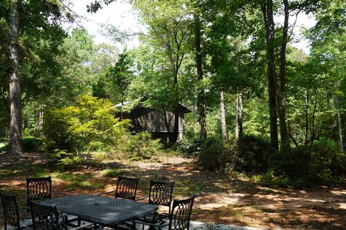 Lakefront Log Cabin + Wooded Paradise + Close to Clemson + 2 Kayaks