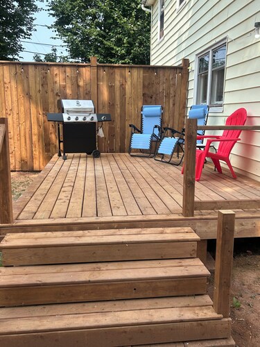 3 Bedroom townhouse in Summerside. Minutes from PCH, CUP and shopping centres