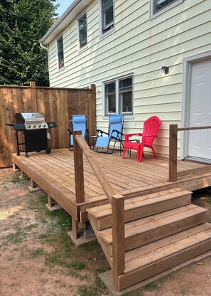 Terrace/patio - 3 Bedroom townhouse in Summerside. Minutes from PCH, CUP and shopping centres (Summerside)