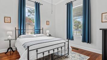 3 chambres, fer et planche à repasser, Wi-Fi, draps fournis