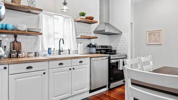 Micro-ondes, four, plaque de cuisson, lave-vaisselle