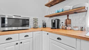 Micro-ondes, four, plaque de cuisson, lave-vaisselle