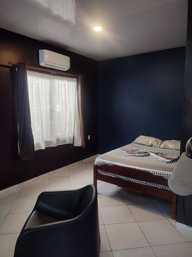 Cozy 1-bedroom apartment in tranquil Paramaribo with AC.15 minutes from the city