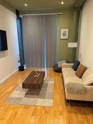 公寓, 1 间卧室, 城市景观 | 客厅 | 书