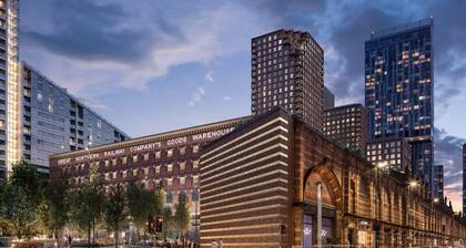 Modern City Blue Apartment Next To The AO Arena Free Parking