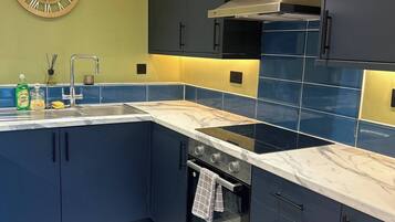 Apartment, 1 Bedroom, City View | Interior