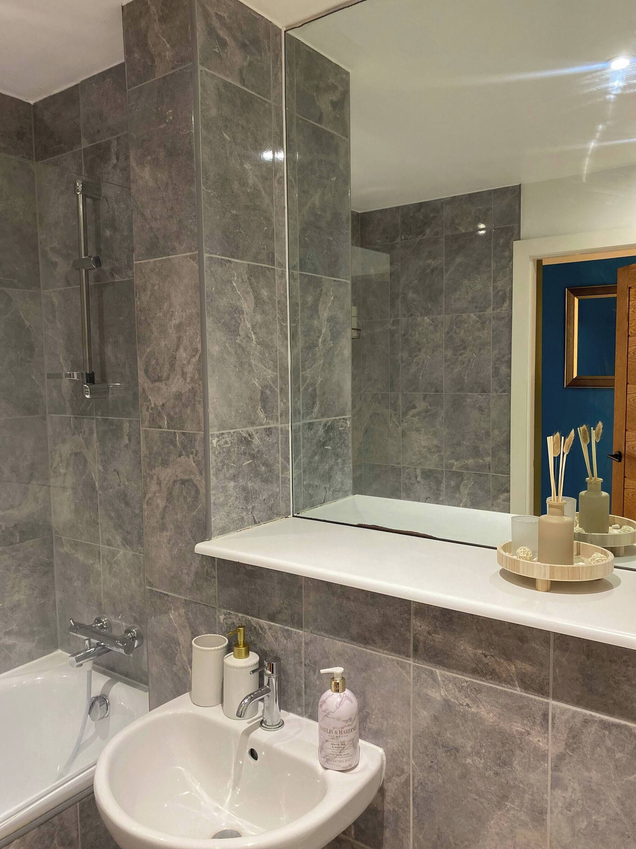 Apartment, 1 Bedroom, City View | Bathroom