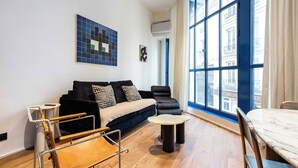 Apartment | Living area - Magnificent Apartment - 1br/6p - Sentier (Paris)