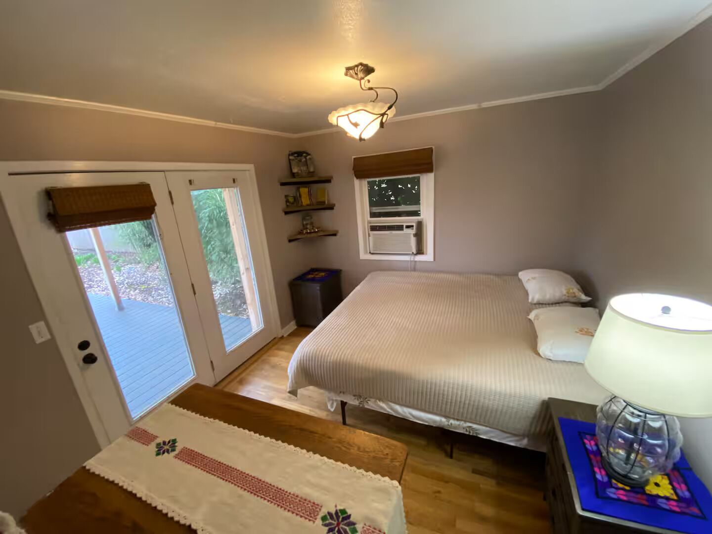 2 dormitorios, tabla de planchar con plancha, wifi gratis y ropa de cama