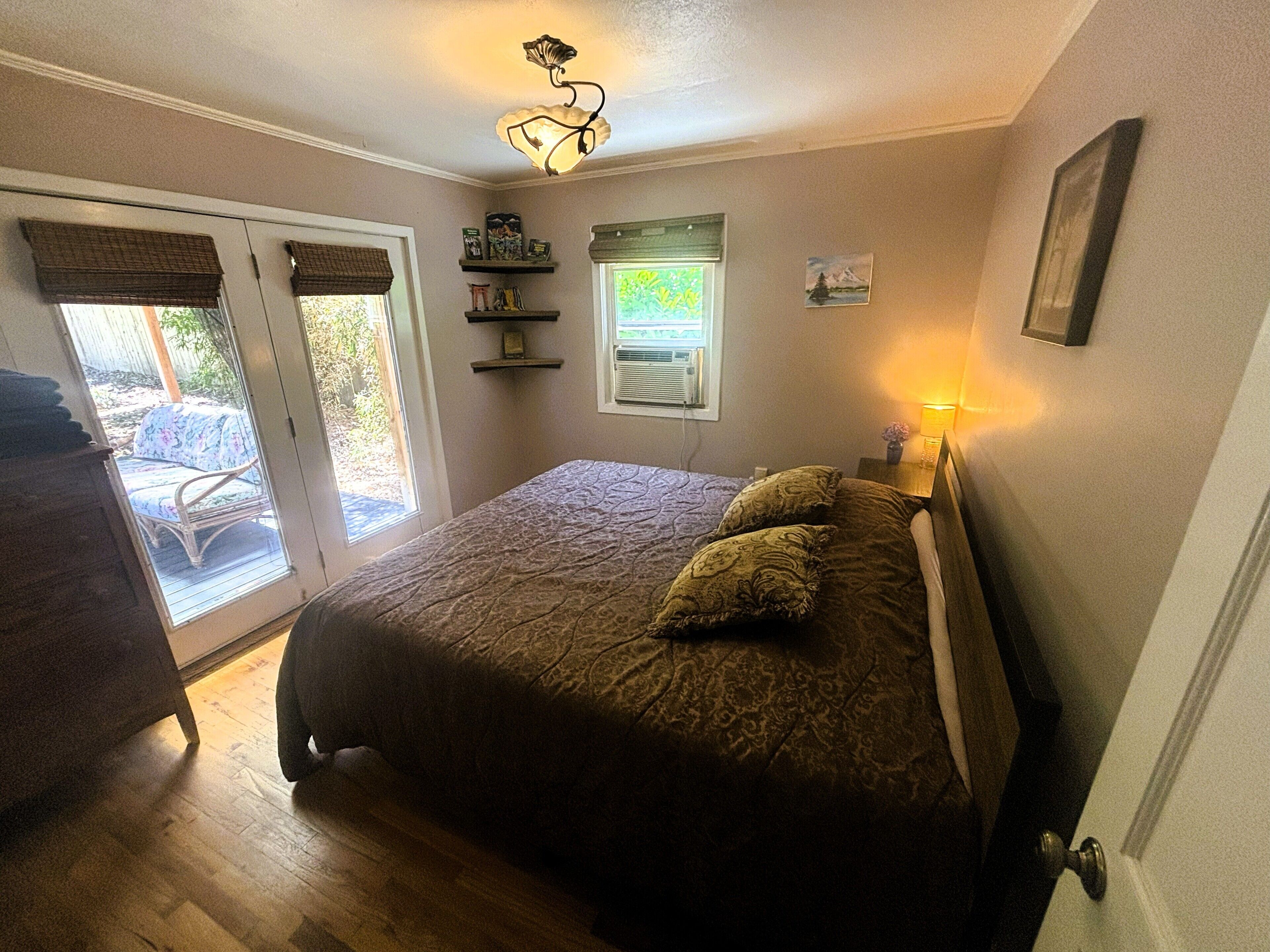2 habitaciones, tabla de planchar con plancha y wifi gratis 