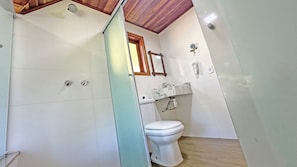 Chalet, Garden View | Bathroom