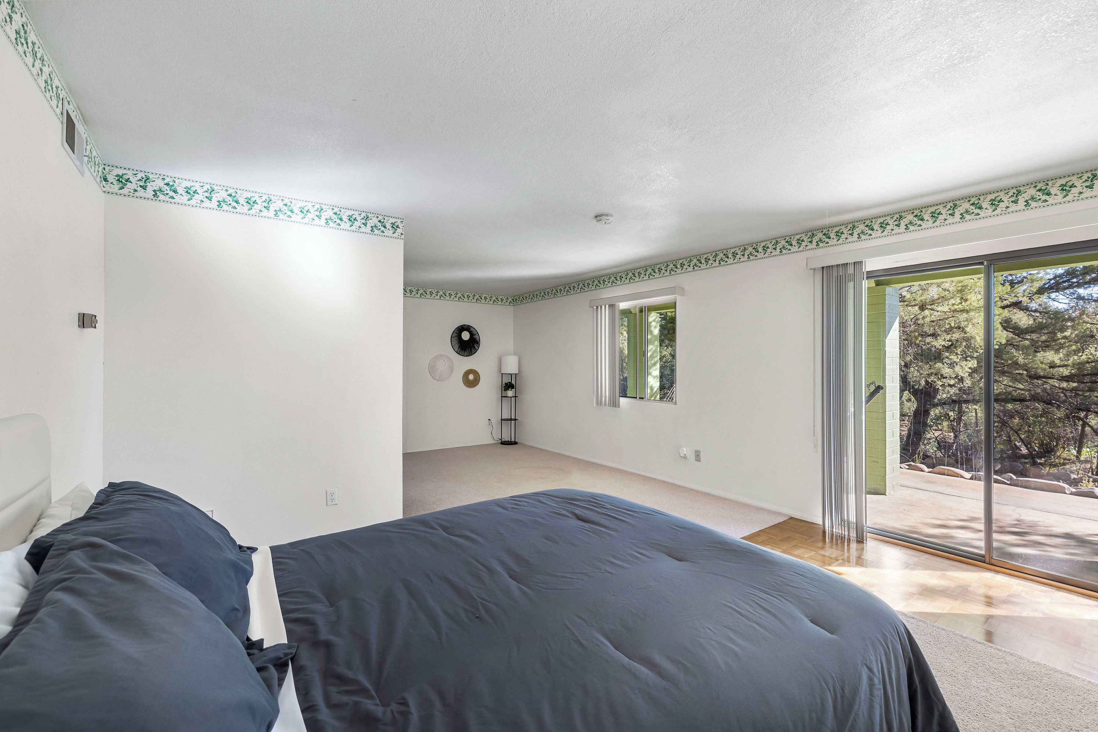 4 bedrooms, iron/ironing board, travel crib, free WiFi