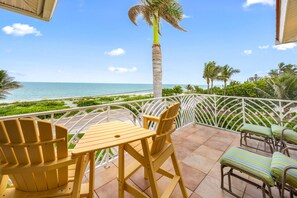 Terrace/patio - Unparalleled Gulf-to-Bay Living - Luxury Beachfront Retreat-Captiva Island (Captiva)