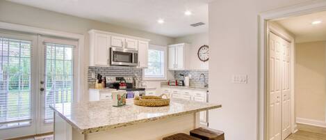 Mikrobølgeovn, ovn, kogeplade, opvaskemaskine