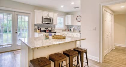 Black Friday Deal! Glam it Up Cottage~5 min San Marco Spacious 4-bedroom house