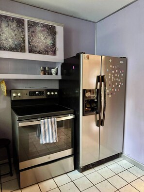 Mikroaaltouuni, uuni, liesi, astianpesukone