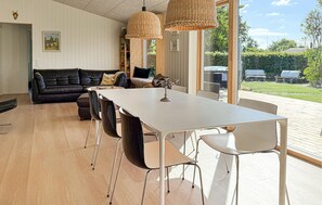 Interior - 4 bedroom pet friendly home in Rønde (Rønde)