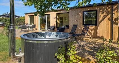 4 bedroom pet friendly home in Rønde