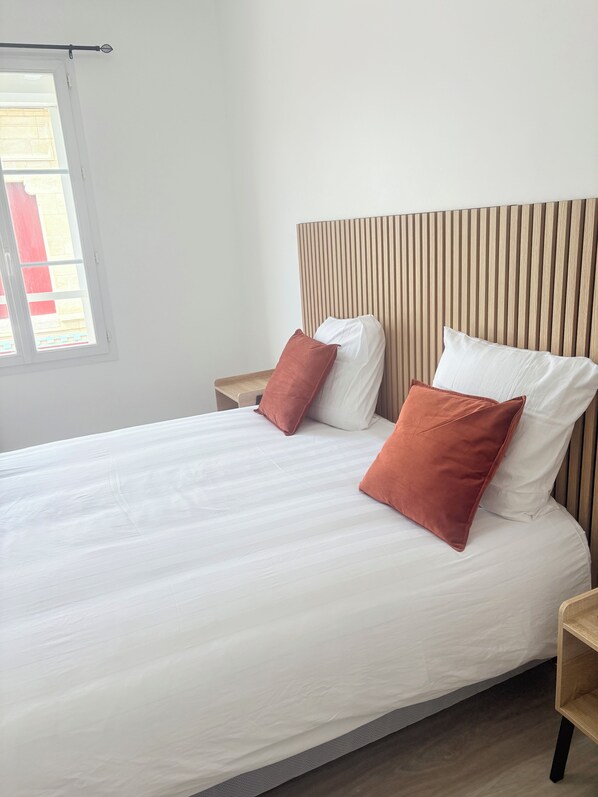Habitación Confort doble, vistas a la ciudad | Wifi gratis