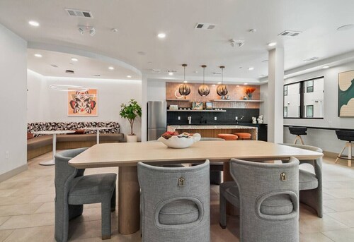 Stylish New Studio DT | Pool, Gym & Rooftop Lounge