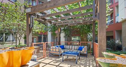 Sunlit Suite w/ Resort Pool & Gym by Midtown Blvd