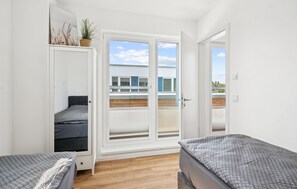 2 bedrooms, travel cot, free WiFi