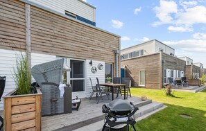 Outdoor dining - Stunning home in Tossens with sauna (Tossens)
