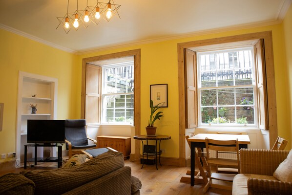 Apartment, 2 Bedrooms | Living room