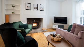 House, 2 Bedrooms | Living room