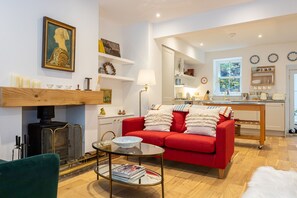 House, 3 Bedrooms | Living room