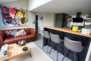 House, 1 Bedroom | Living room