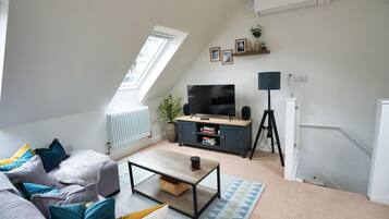 House, 1 Bedroom | Living room