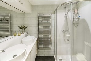 อพาร์ทเมนท์, 2 ห้องนอน | ห้องน้ำ