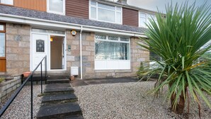 Exterior - Aberdeen Nest (Aberdeen)