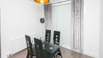 House, 3 Bedrooms | Dining room