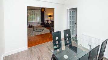 House, 3 Bedrooms | Dining room