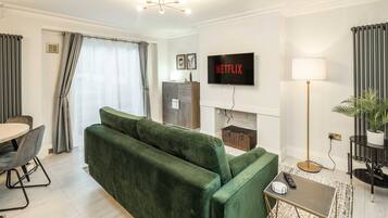 House, 1 Bedroom | Living room