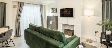 House, 1 Bedroom | Living room