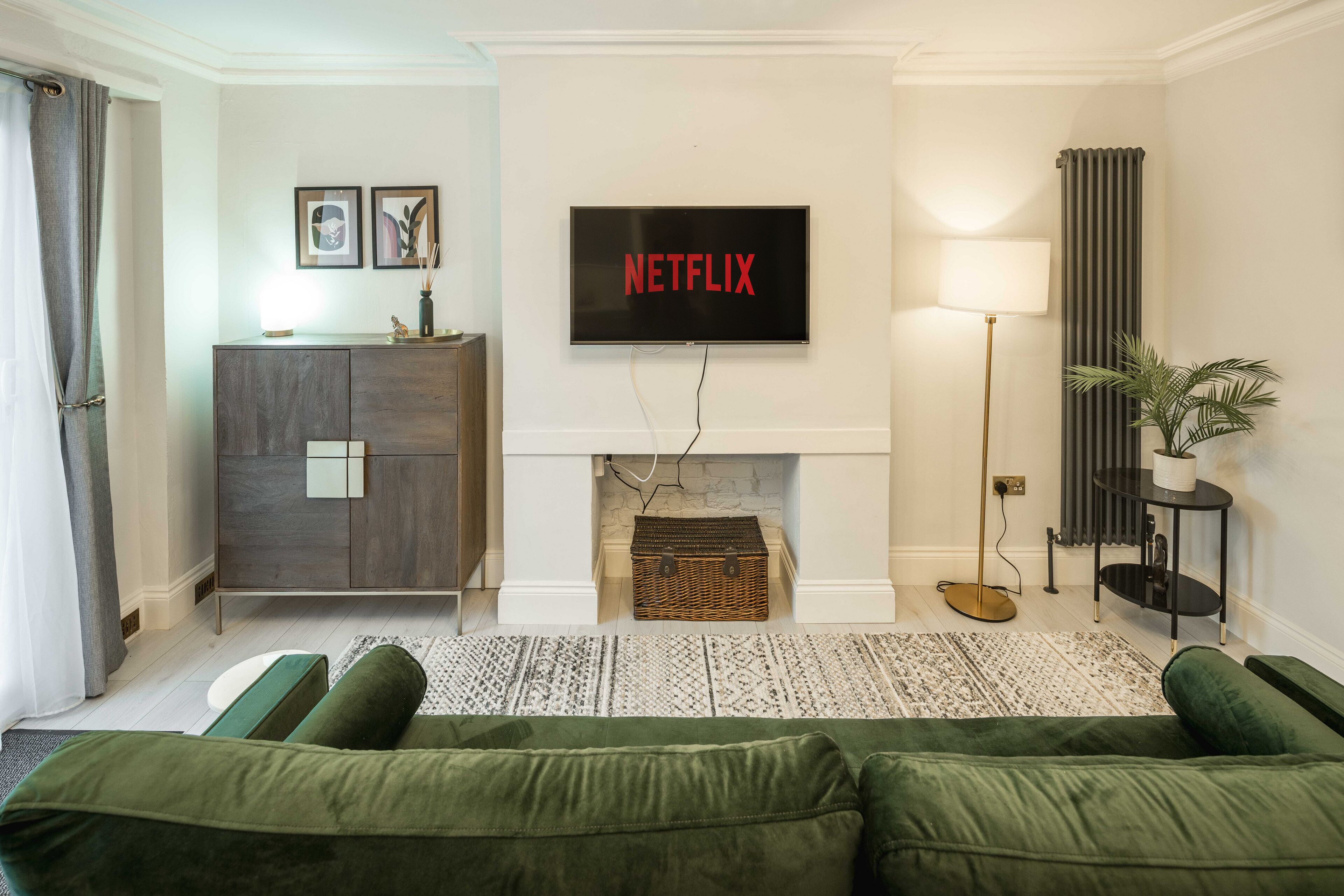 House, 1 Bedroom | Living room