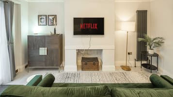 House, 1 Bedroom | Living room