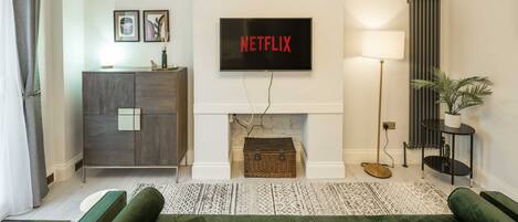 House, 1 Bedroom | Living room