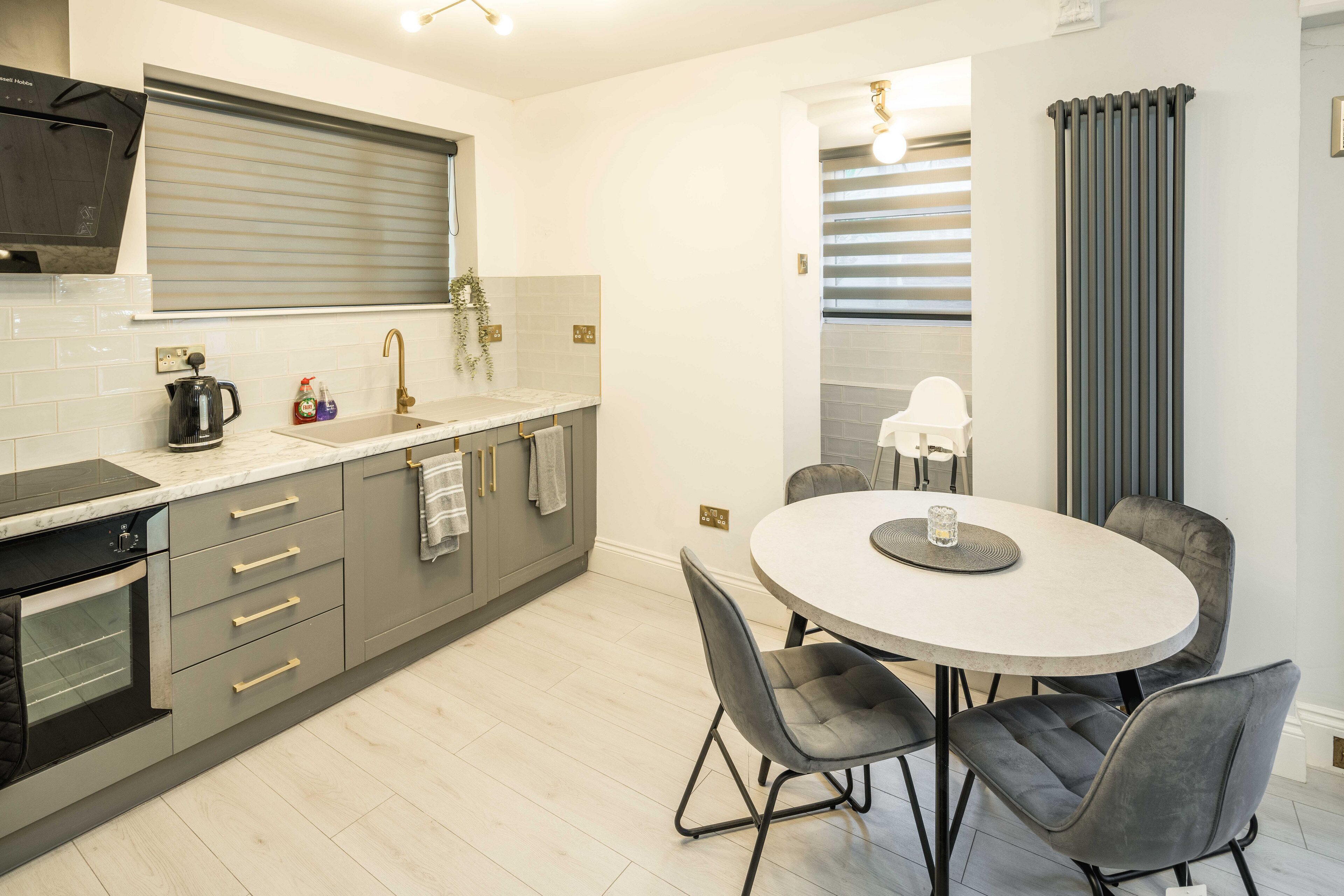 House, 1 Bedroom | Dining room