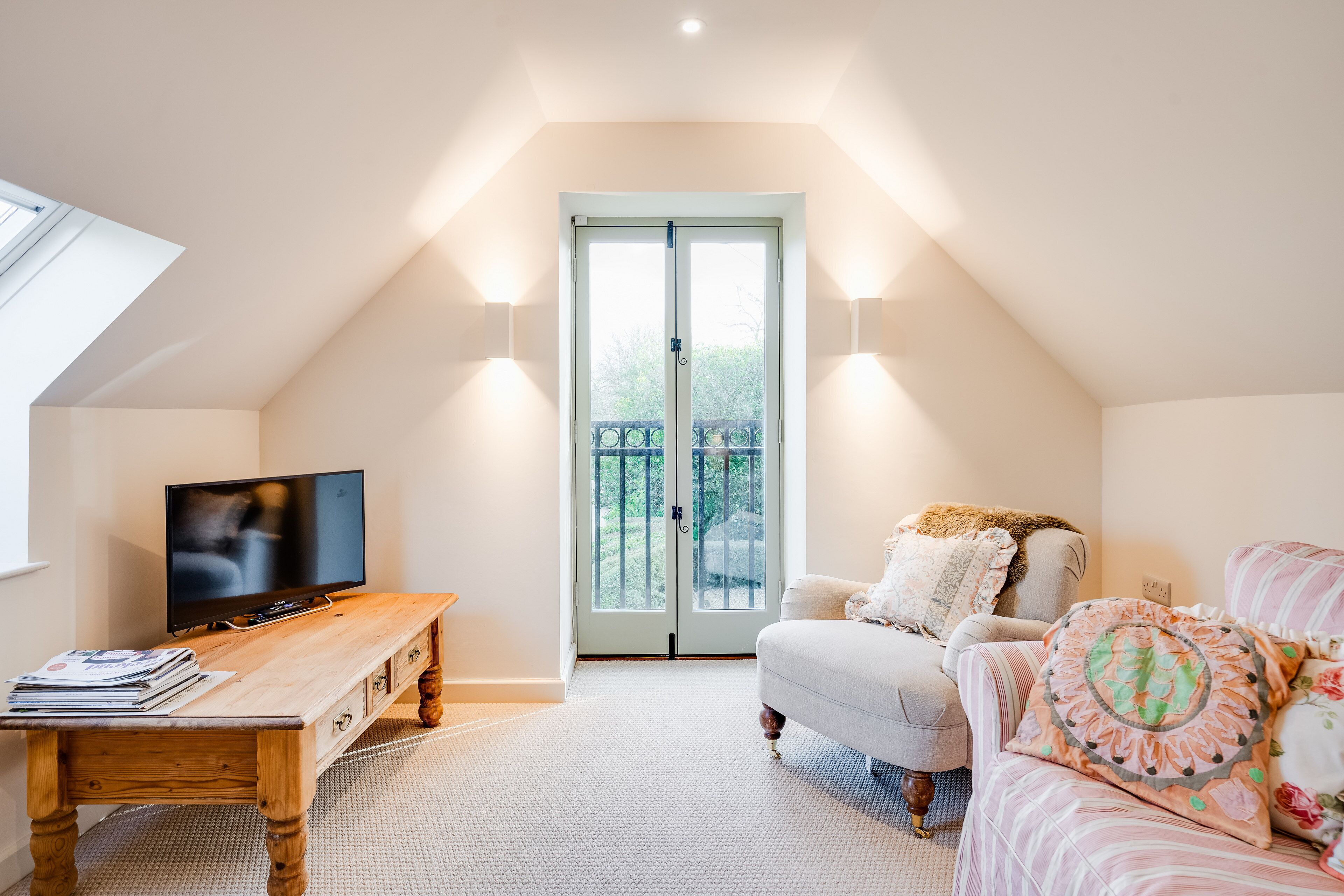 House, 2 Bedrooms | Living room