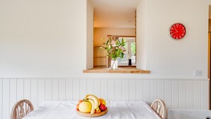 House, 2 Bedrooms | Dining room