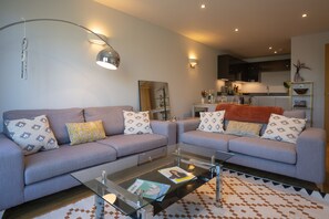 Apartment, 1 Bedroom | Living room