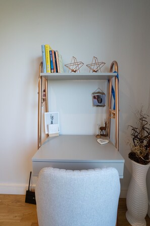 Interior - Surrey Hills Escape: Riverside Walks & Quick Links (Godalming)