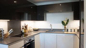 Apartment, 1 Bedroom | Private kitchen