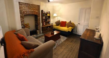 Charming 2Br Edwardian House In Market Town