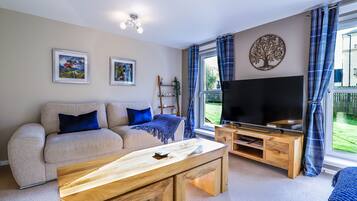 House, 3 Bedrooms | Living room