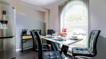 House, 3 Bedrooms | Dining room